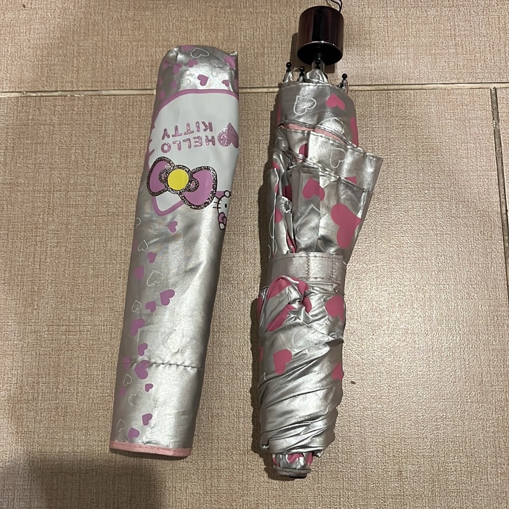 Hello kitty umbrella - Picture 3 of 3